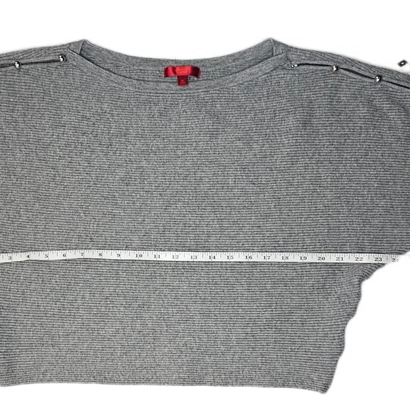 Jennifer Lopez Scoop Neck Heather Gray Peekaboo Button-Detail Ribbed Sweater XL - Picture 10 of 12